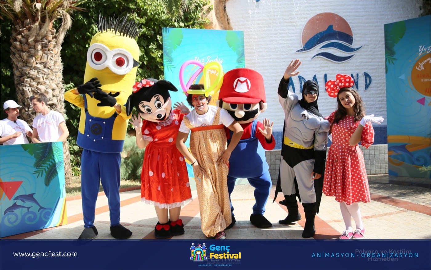 Maskot ve kostüm gösterisi